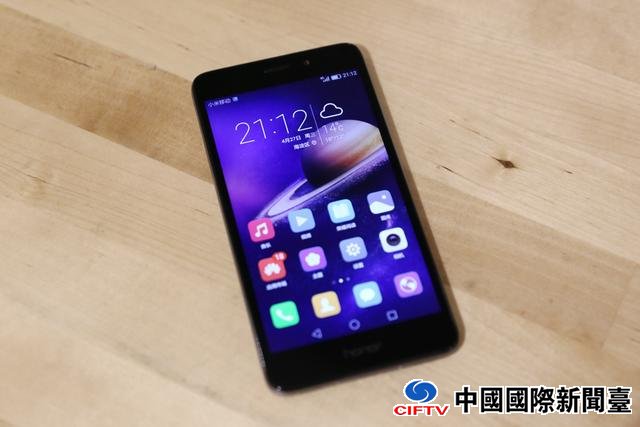 荣耀畅玩5C评测:899元能否叫板红米魅蓝?