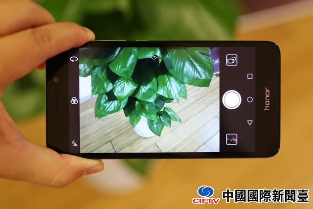 荣耀畅玩5C评测:899元能否叫板红米魅蓝?