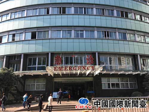 94岁网红奶奶闹市卖鞋垫被双截棍打成重伤