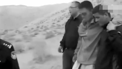 �ڶ��Լ���������ĳĳ���Ҷ�������Ԯ��Ա���� ��Ƶ��ͼ 